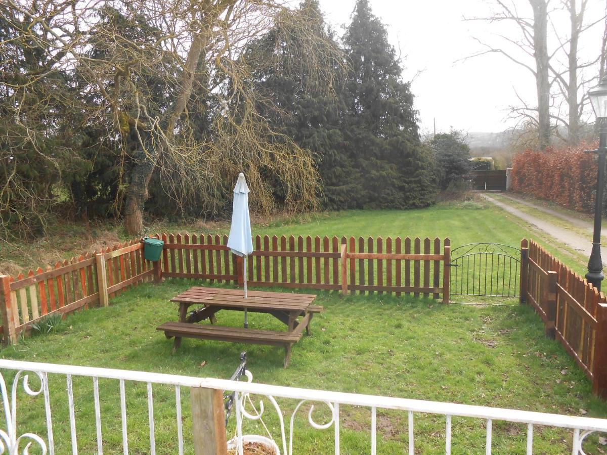 'The Cabin'. A Cosy Private & Secure Holiday Home. Padeswood Esterno foto